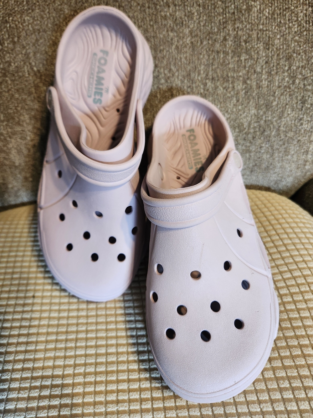 Foamies Women's Slip-On Clog in Light Pink
